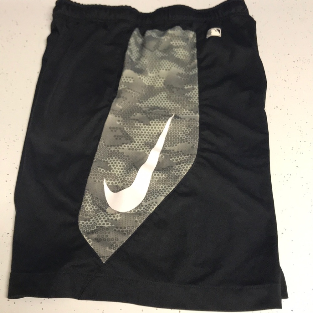 Nike MLB shorts